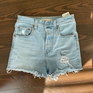 Levis rib cage Jean shorts